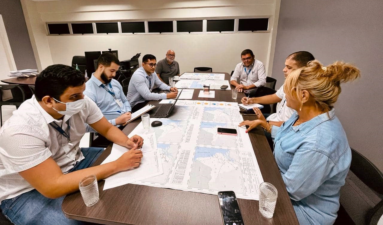 REUNIÃO COM REPRESENTANTES DA CEA EQUATORIAL E REPRESENTANTES DO DNIT.